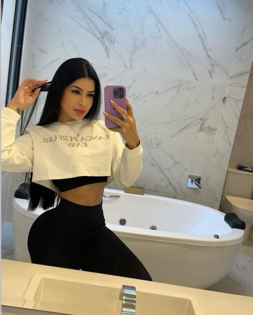 Colombiana con curvas
