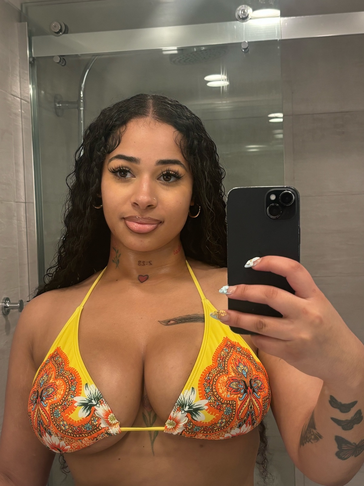 Hispanic Mami
