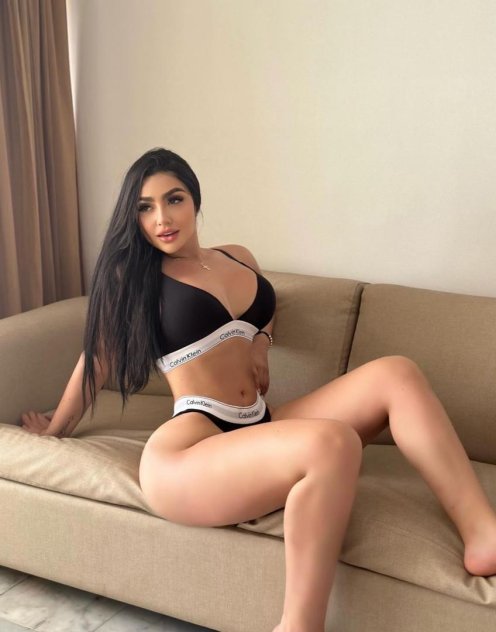 I’m available ❄️ 🍆
