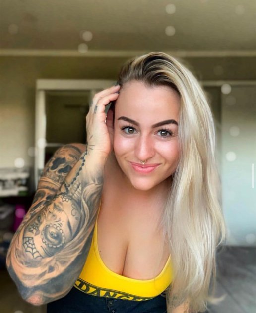 Hot and available for all kind of fun❤️😍
