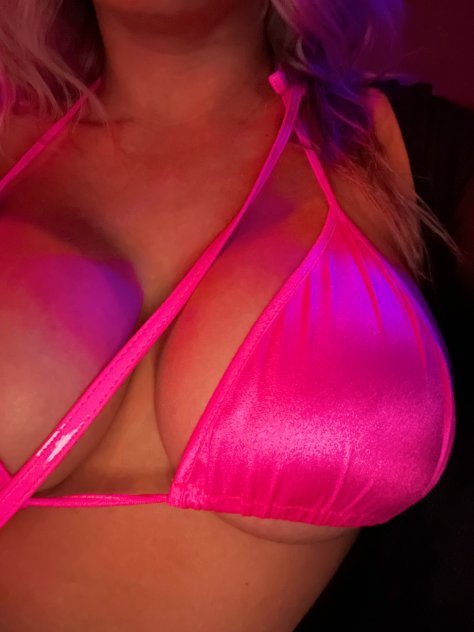 Party girl gf chick Next Door!!
