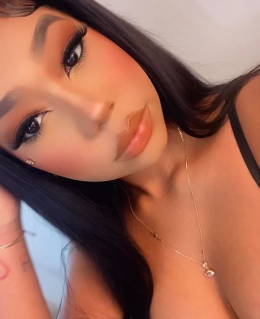 Pretty bitch girlfriend broad Available For Incall & Outcall
