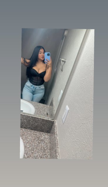 Chica nueva en la ciudad 👅👅
