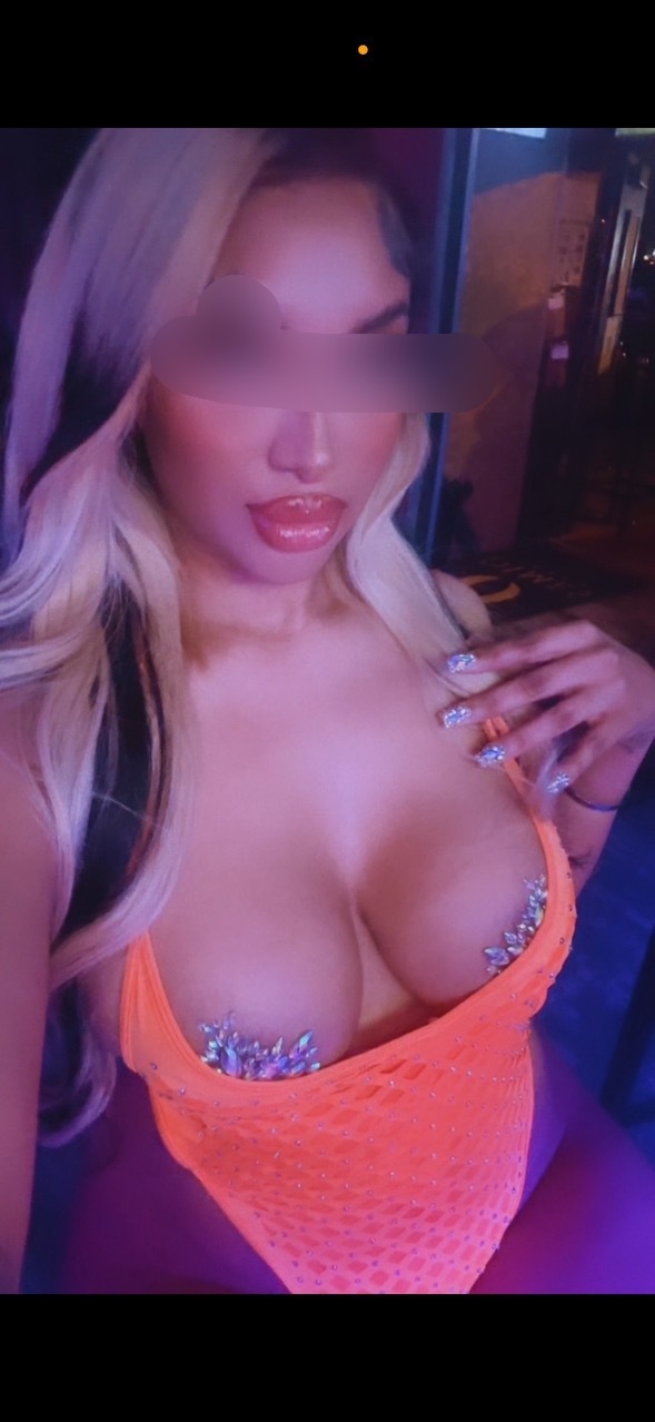 Petite yellow-haired Bombshell NEW IN TOWN🤩
