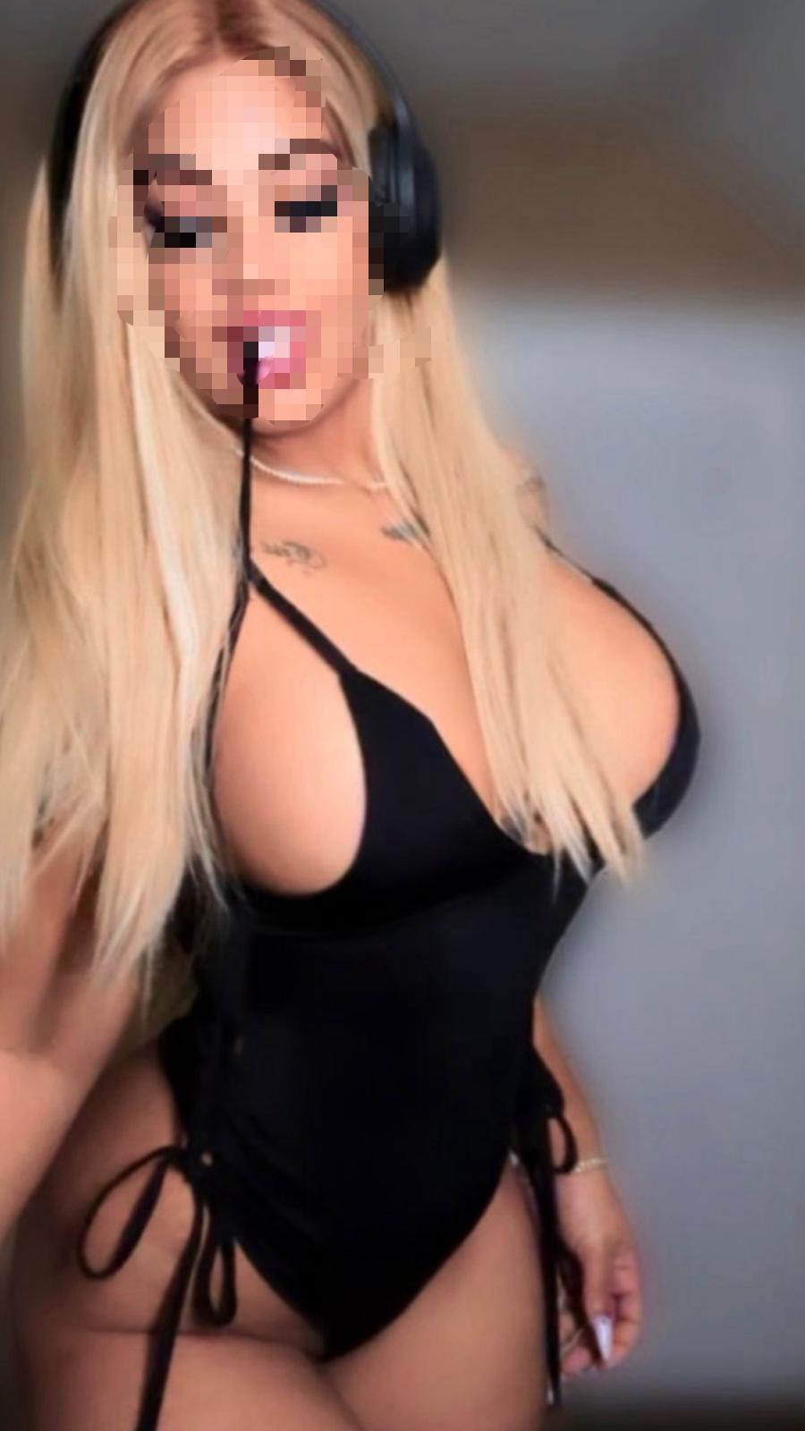 𝐒𝐞𝐱𝐲 𝐂𝐡𝐢𝐜𝐚 𝐥𝐚𝐭𝐢𝐧𝐚 💕
