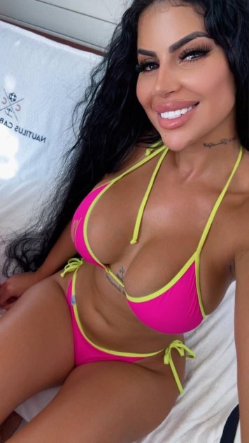 Lovely hot chicks baby am waiting for you call me any time
