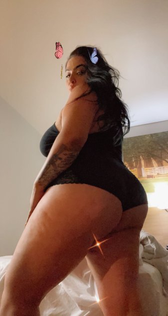 Let me be your lovely escape!
