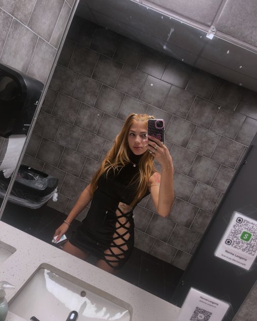 Spicy and discreet, get closer🔥
