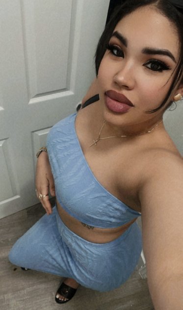 Hermosa chica nueva en la ciudad
