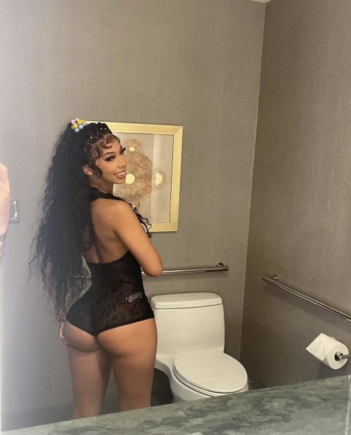 Seduction is a drug you&rsquo;ll forever chase 😉🩵
