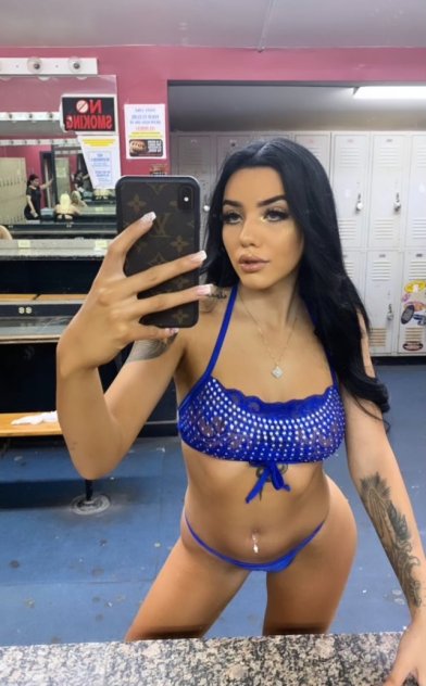 Janessa , Your Favorite Party bitch GF broad
