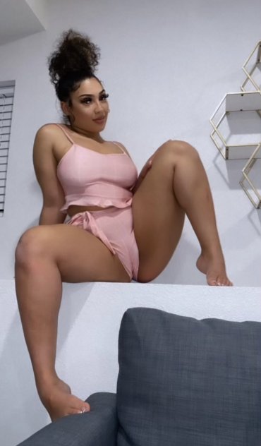 Female escort in Salt Lake City (Curvy Busty and just plain cute
) #11