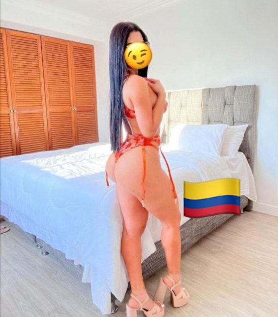 Female escort in Manhattan (Pretty VERONICA COLOMBIAN - 929-365-8638
) #9