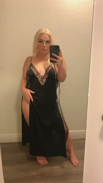 Exotic ravishing cute blonde
