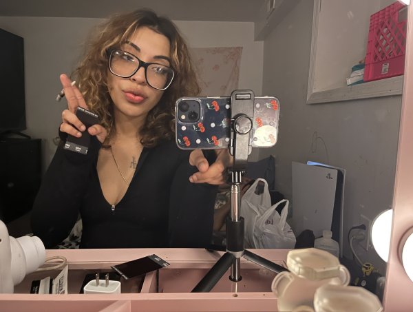 Fresh teen HOT HORNY ASHLEY HERE TO PLEASE YOU 🫦
