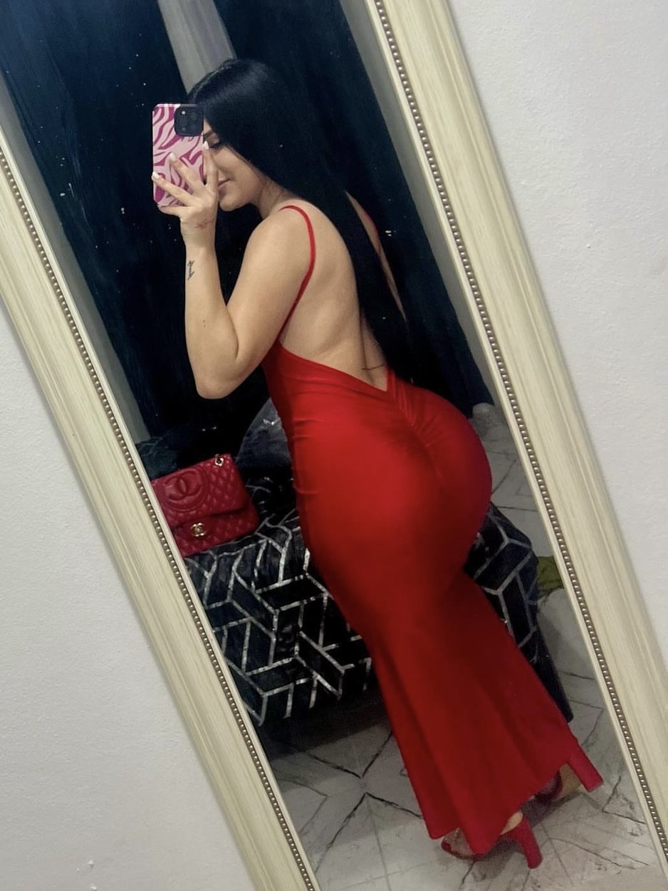 Hola amor Disponible
