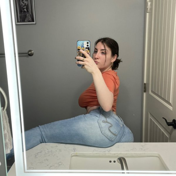 I’m available for both out&in service, Text me +1 412 883-1853
