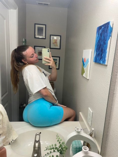 𝐇𝐎𝐓 🥵 𝐆𝐈𝐑𝐋 𝐈𝐍 𝐓𝐎𝐖𝐍 Let have unforgettable fun 🤩
