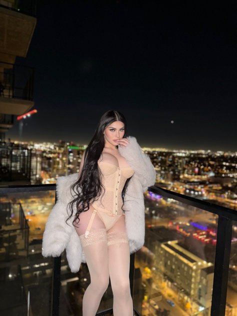 FaceTime/Whatsapp available to verify 773-708-2032
