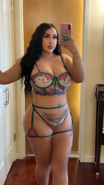 Huge booty Bratz Doll 🩷🏆
