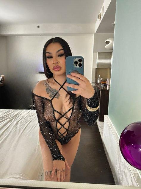 Chica charming disponible para cumplir todas tus fantacia
