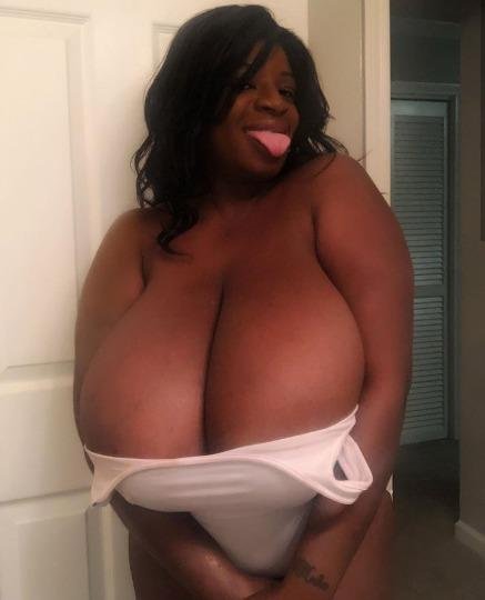 PARTYGIRL FREAK ebony CUMSLUT Breastfeeding available,fetishes
