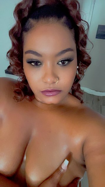 Attractive fetish provider
