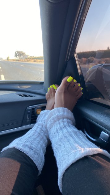 Jizz Here 🫦👅💦 New In Town
