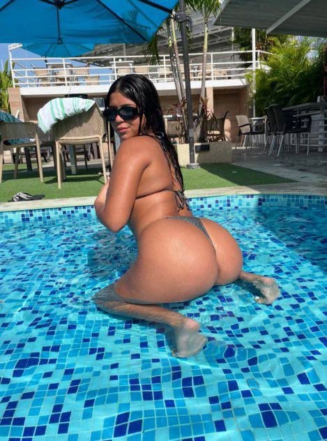 Chica sexy disponible a todas horas para cumplir cualquier fantacia
