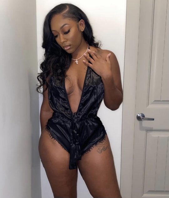 I love to kiss & cuddle, christina is your true gfe style (party chick girl broad
