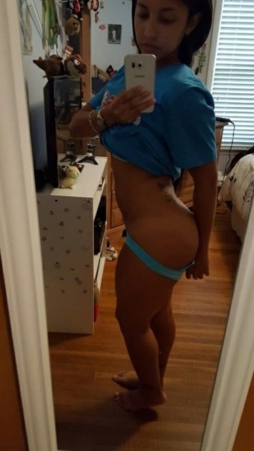 Hispanic lovely llegada
