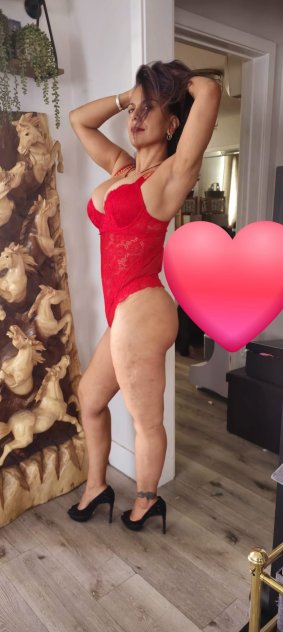 Sensual, hot and attentive. sweet Colombian woman gentlemen.
