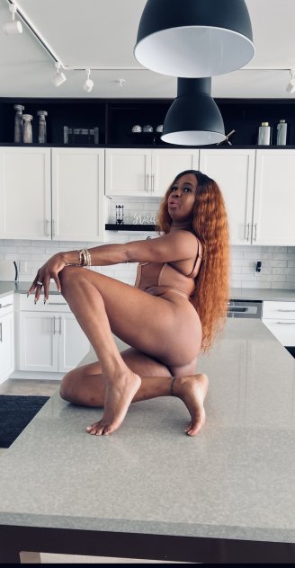 Fun Size ebony petite beauty
