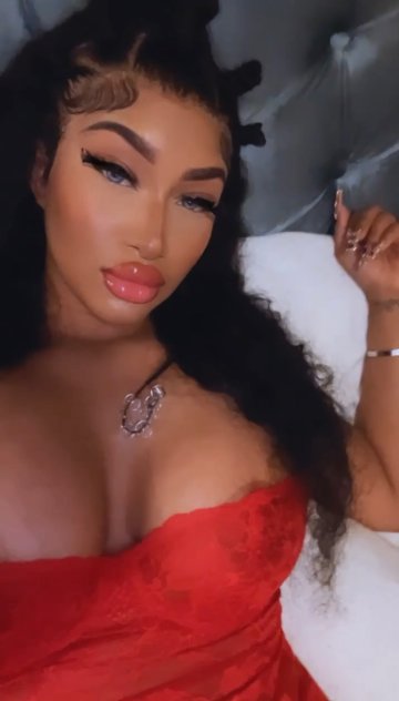 Exotic Caribbean Bombshell NEW IN TOWN 🤤
