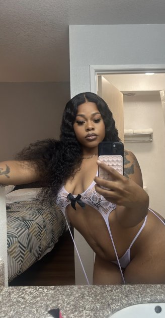 Attractive bitch girl chick 💞Wet snatch for you pretty girl gf broad
