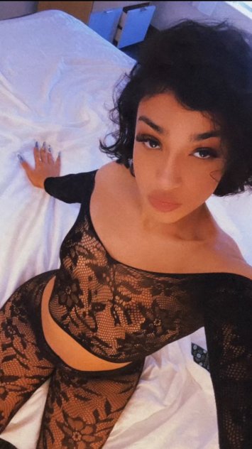 Your Favorite Upscale Companion 💞
