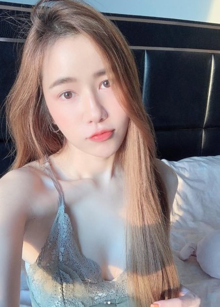 R-4 HANDS!!! 21 years young teenie skank GF woman bbbj, blow blow rim, 69, nuru, shower together
