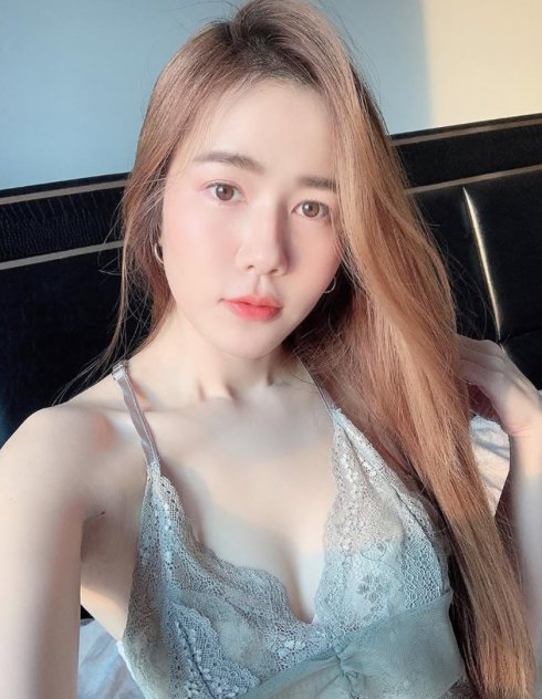 R-4 HANDS!!! 21 years young teenie chick girl broad bbbj, blow blow rim, 69, nuru, shower together
