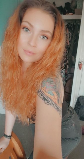 I am available for hookup and massage
