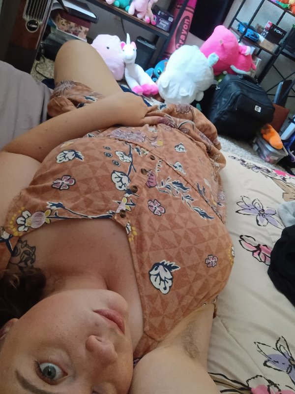 A pregnant cutie with a ass upgrades offered
