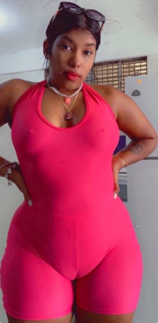 Bella Dominicana Disponible
