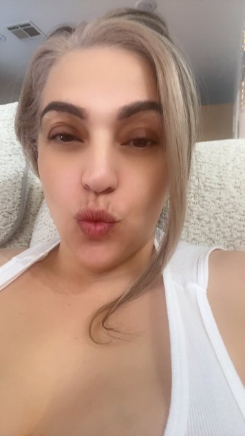 Pretty Busty Fun Intelligent lady gf chick Looking For Fun!
