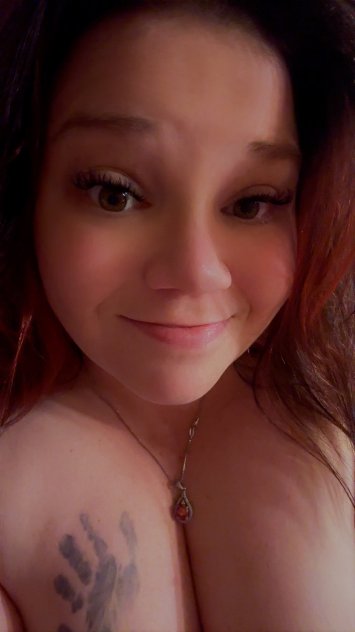 I&rsquo;m available for both incall & outcall service and I do sell content
