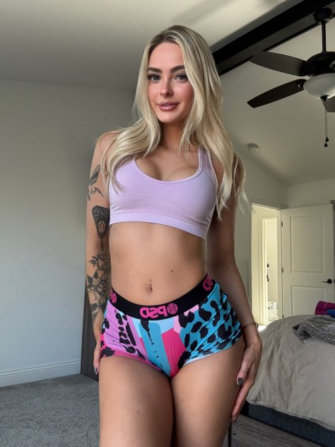 I&rsquo;m available let have Some Freaky and kinky fun bare Anal Doggy
