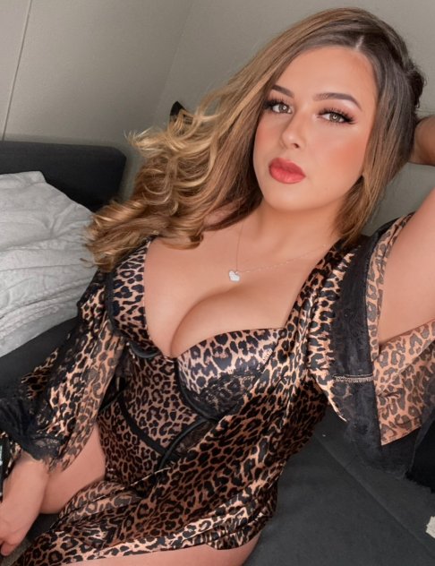 Avaliable now for in or outcall!
