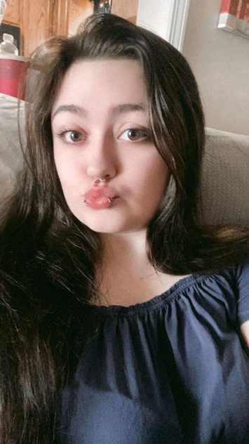 Hello, I&rsquo;m Tessa. super attractive latina who loves to party
