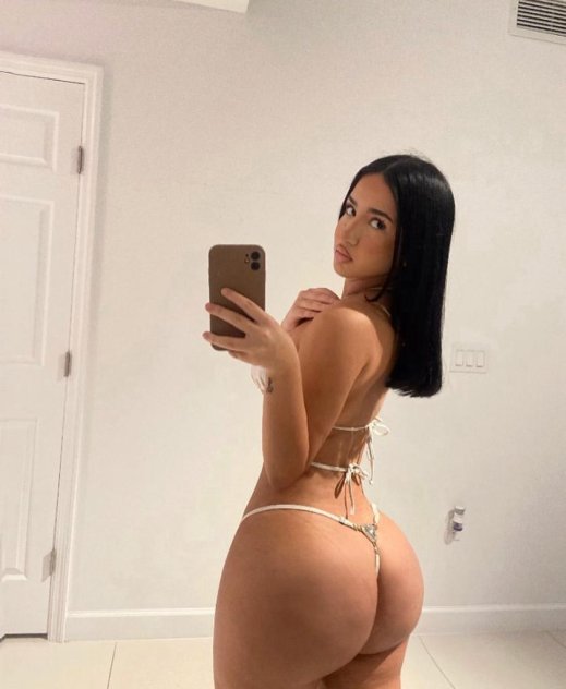 I&rsquo;m available for both Incall and outcall service
