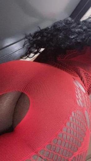 LET ME CATER TO YOU 💦💦🍆.
