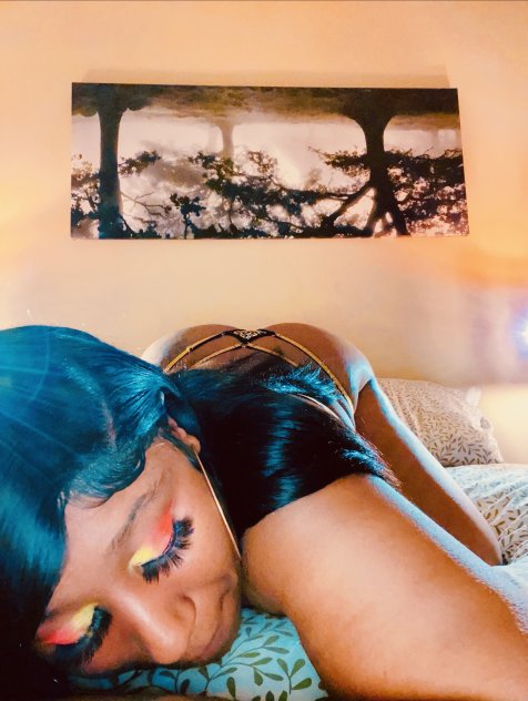 🔥🔥🔥 Fun Size Caribbean Treat 😘😋Come See Phyre For Your Desires🔥
