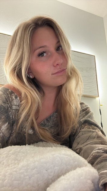 This Ads is A Registered&reg;️Professional Verified ✅ Escort lady woman No red
